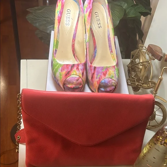 GUESS Vibrant Tie-Dye Peep Toe Heels - Picture 3 of 8